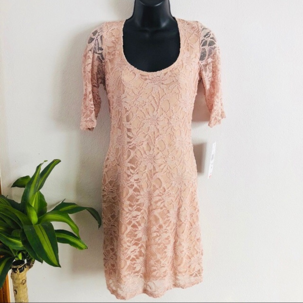Blush pink lace dress semi-open back, half sleeves